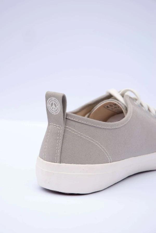 Chaussures vegan pour femmes en gris - Eco sneako - Image 3