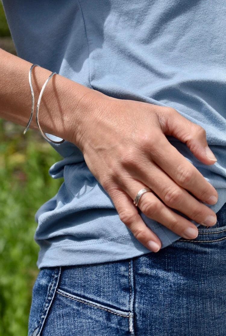 Bracelet jonc en argent massif minimaliste - Ola - Image 3