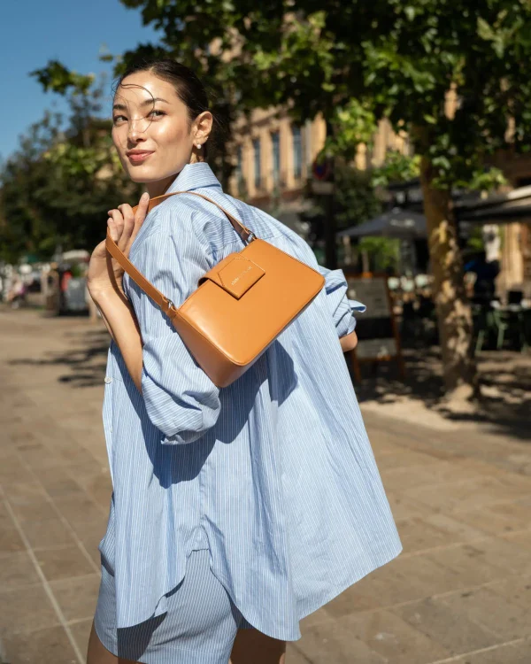 Sac baguette en cuir végan Carmen I Camel - Image 11