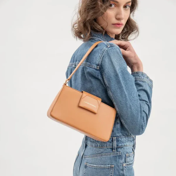 Sac baguette en cuir végan Carmen I Camel - Image 17