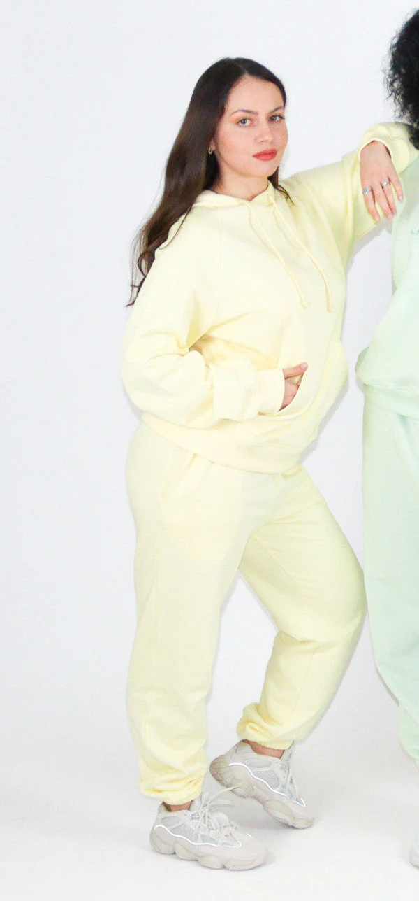 Sweat à capuche jaune avec logo Aphaïa - Image 5