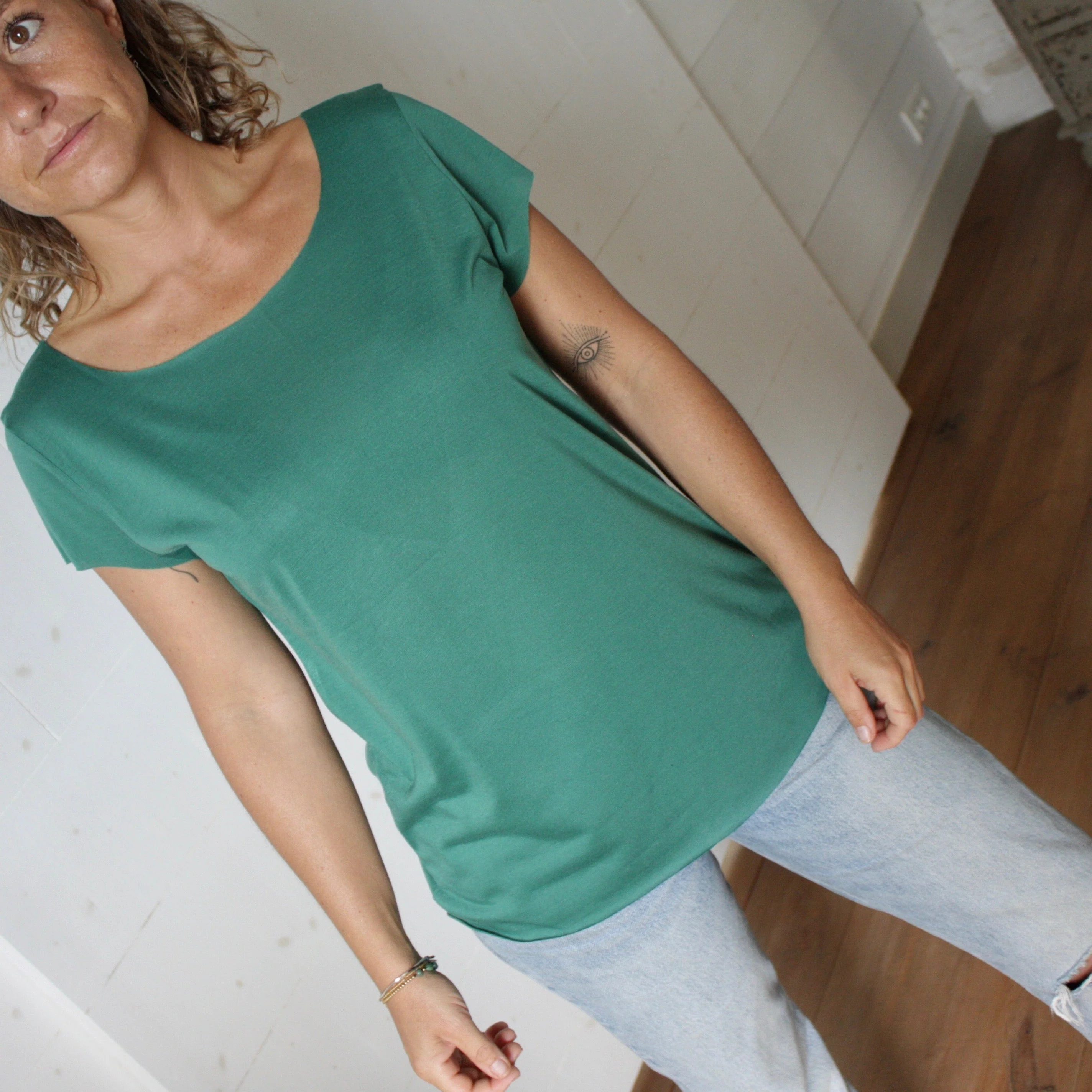 T-Shirt Dos col V I 2 coloris - Image 3